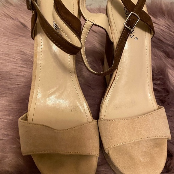 Breckelles wedges size 9 - Picture 2 of 5